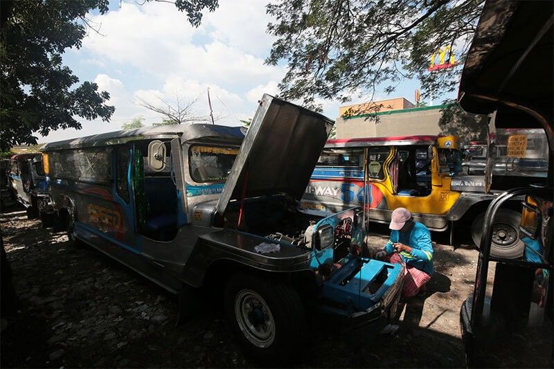 LTFRB reiterates: PUV coops can choose local e-jeeps over imported units | Philstar.com